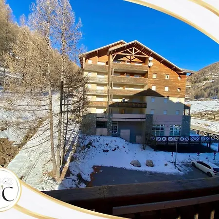 Apartment T2 Ski, Heated Pool, Hammam *